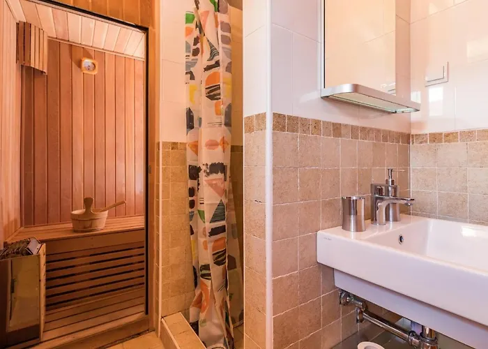 Amazing In With Kitchen Ližnjan