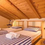 Front In With Sauna Holiday home *